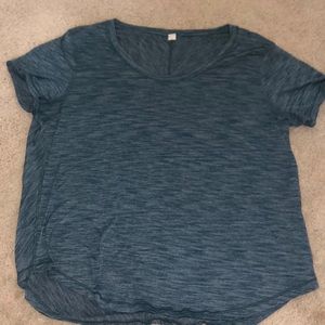 flowy lululemon tshirt